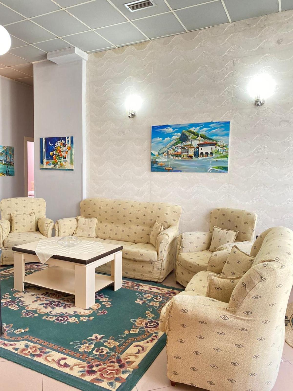 Hotel Pasarela ベラト エクステリア 写真