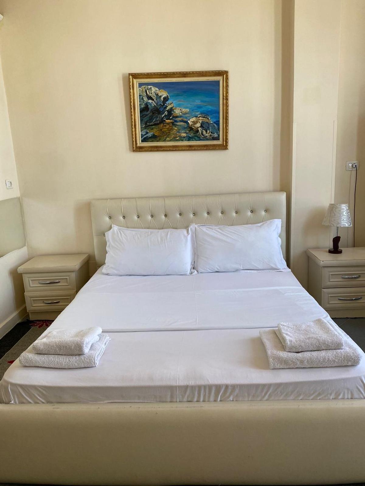 Hotel Pasarela ベラト エクステリア 写真