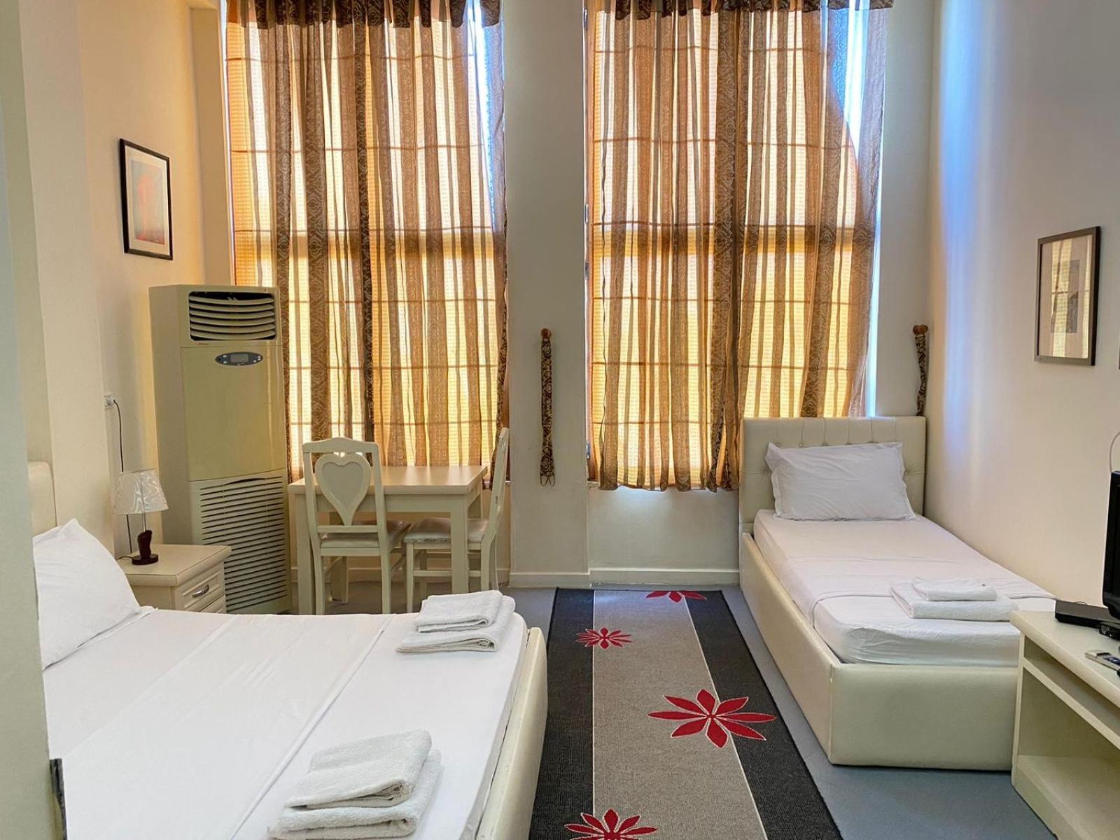 Hotel Pasarela ベラト エクステリア 写真